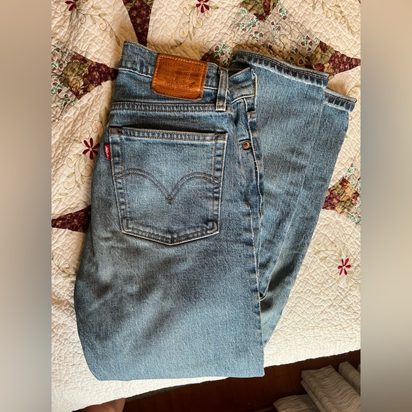 Levi's Wedgie Fit Denim - Picture 1 of 3
